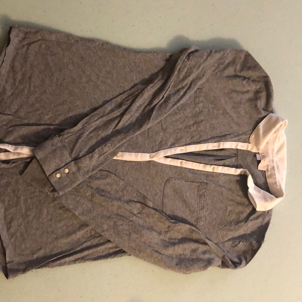 Gray long sleeve T-shirt